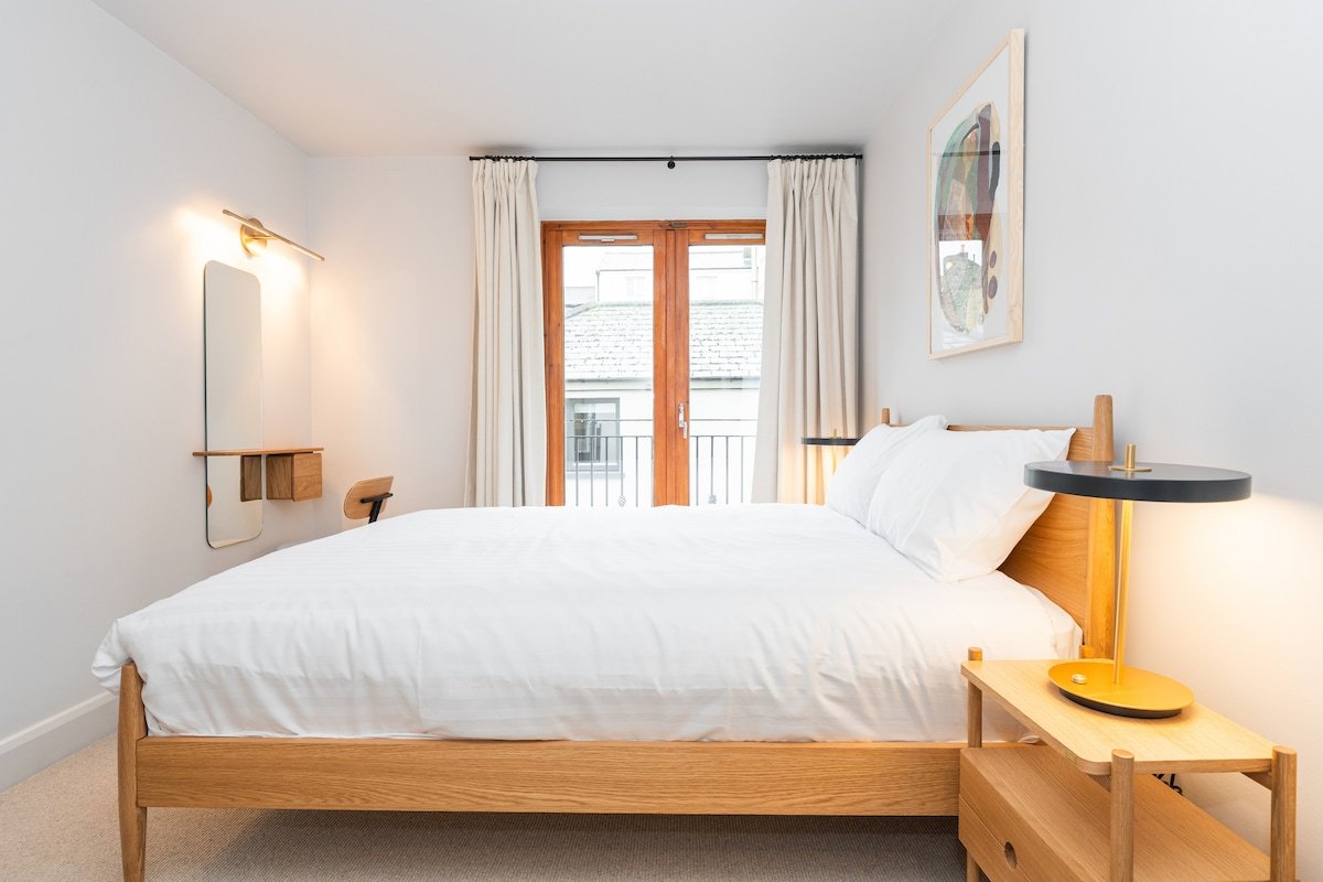 Central 2-Bedroom Apartment in Dublin’s Heart gallery image 5