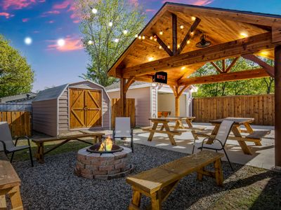 XL Home Sleeps 14,Dog Park,Pool Table,Fire Pit,FUN