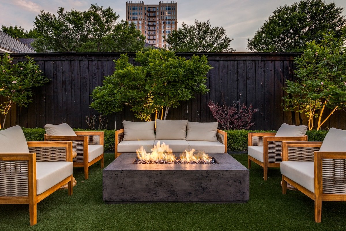 ★ Luxe Thomas Mansion ★ | hot tub, pool, fire pit! gallery image 3