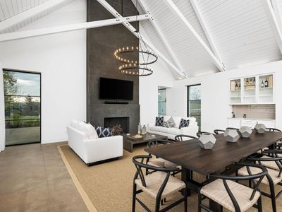 Heavenly Private Vineyard Escape, Pool & Hot Tub