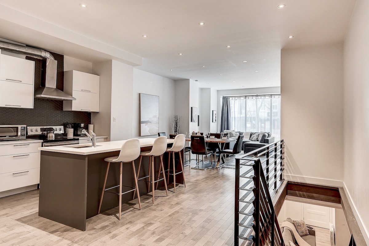 Sunny appartement plateau mont-royal parking 15$ gallery image 4