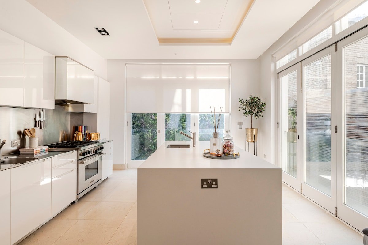 £12 million Buckingham Palace duplex with garden gallery image 4