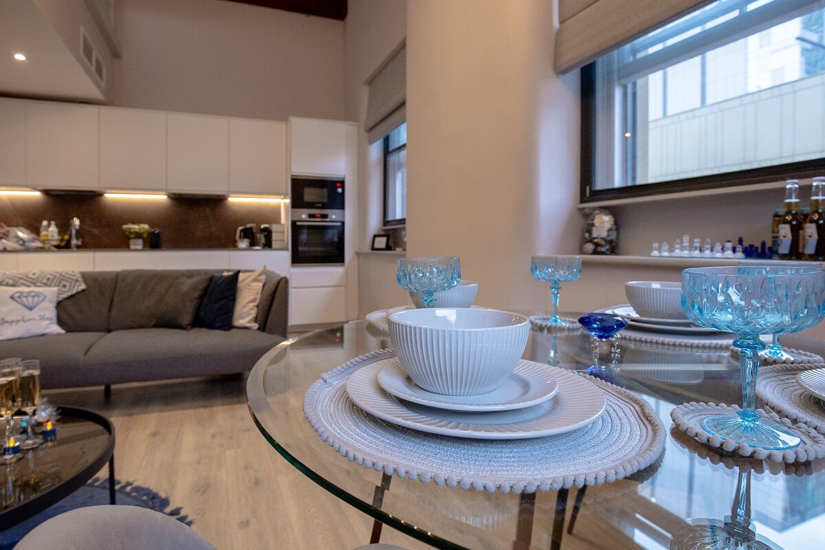 Sapphire Suite 3 Bed 3 Bath Penthouse gallery image 4