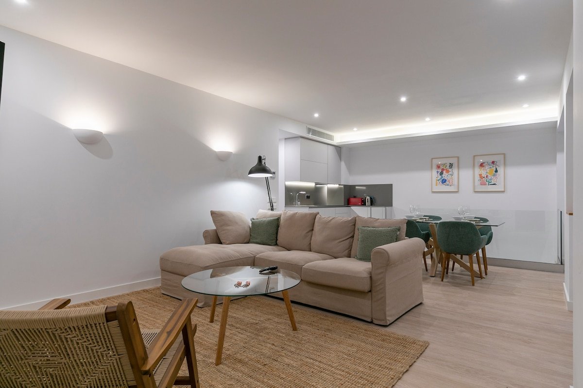 Beautiful & Modern duplex in the center of Madrid gallery image 2