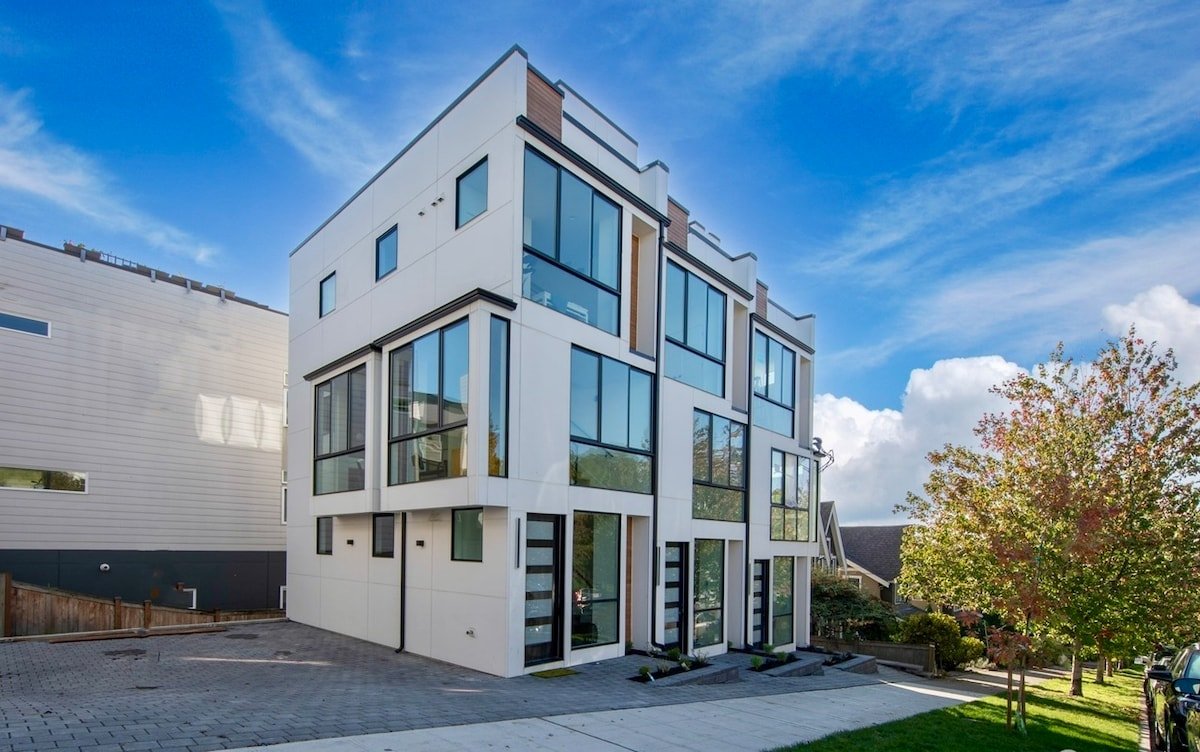 Walkable-FamilyFriendly-Artistic, 4Bed+2 Parking gallery image 4