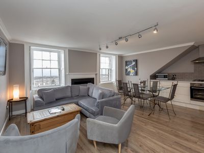 York Place City Centre 3 bedroom Apartment