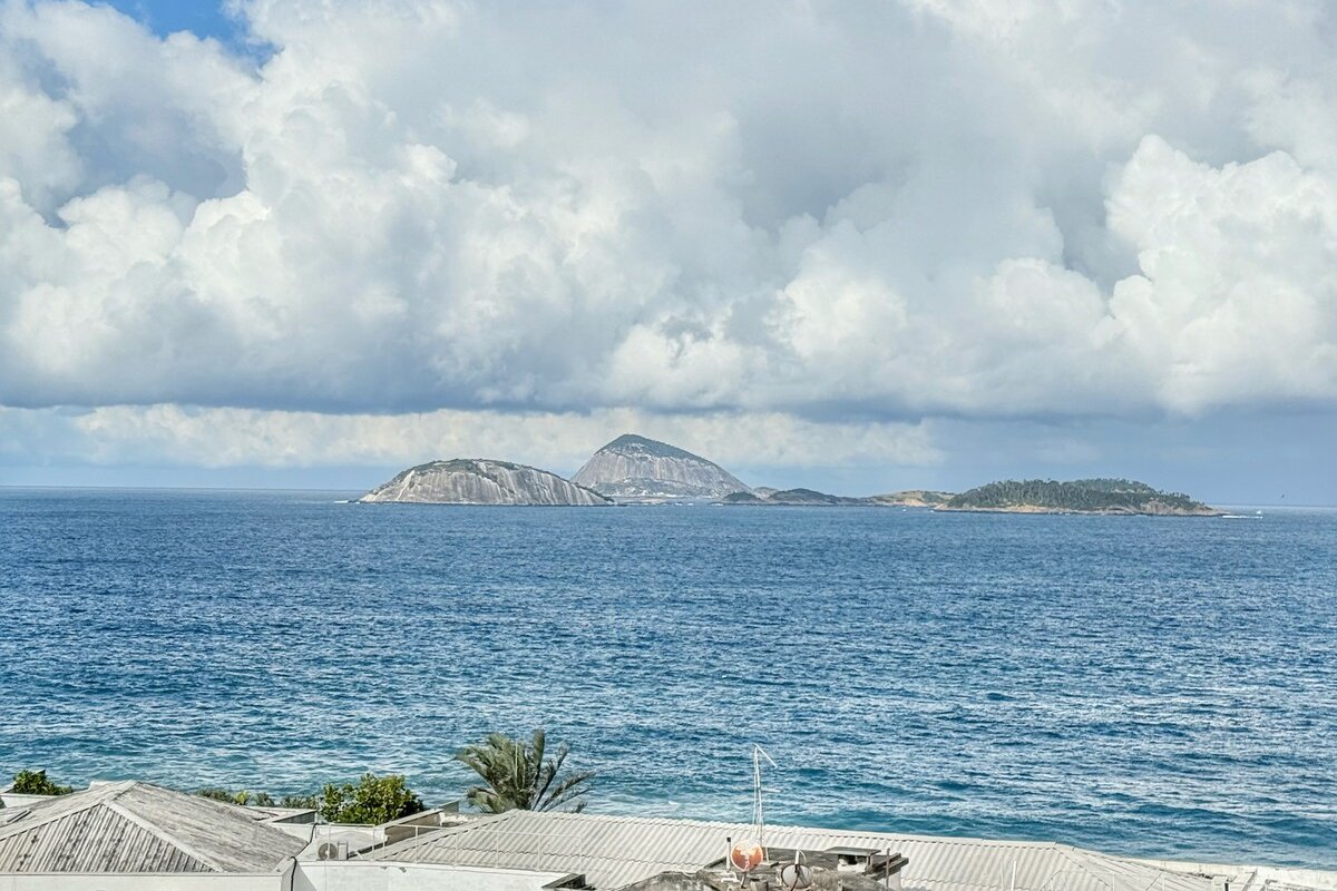 Breathtaking Ocean View in Ipanema – 3 Bright BRs gallery image 3