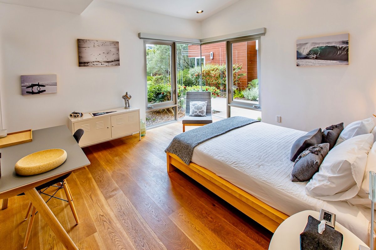 Modern Escape gallery image 4