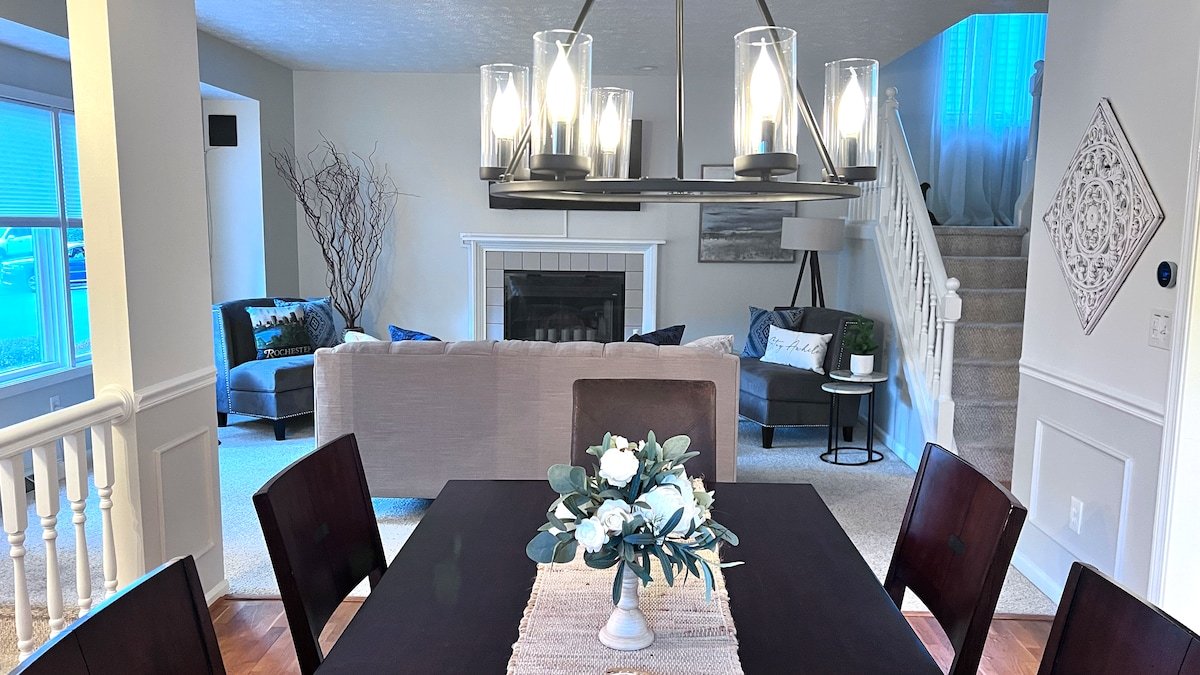 The Best of Roc City Living-Central to UR/CITY/RIT gallery image 3