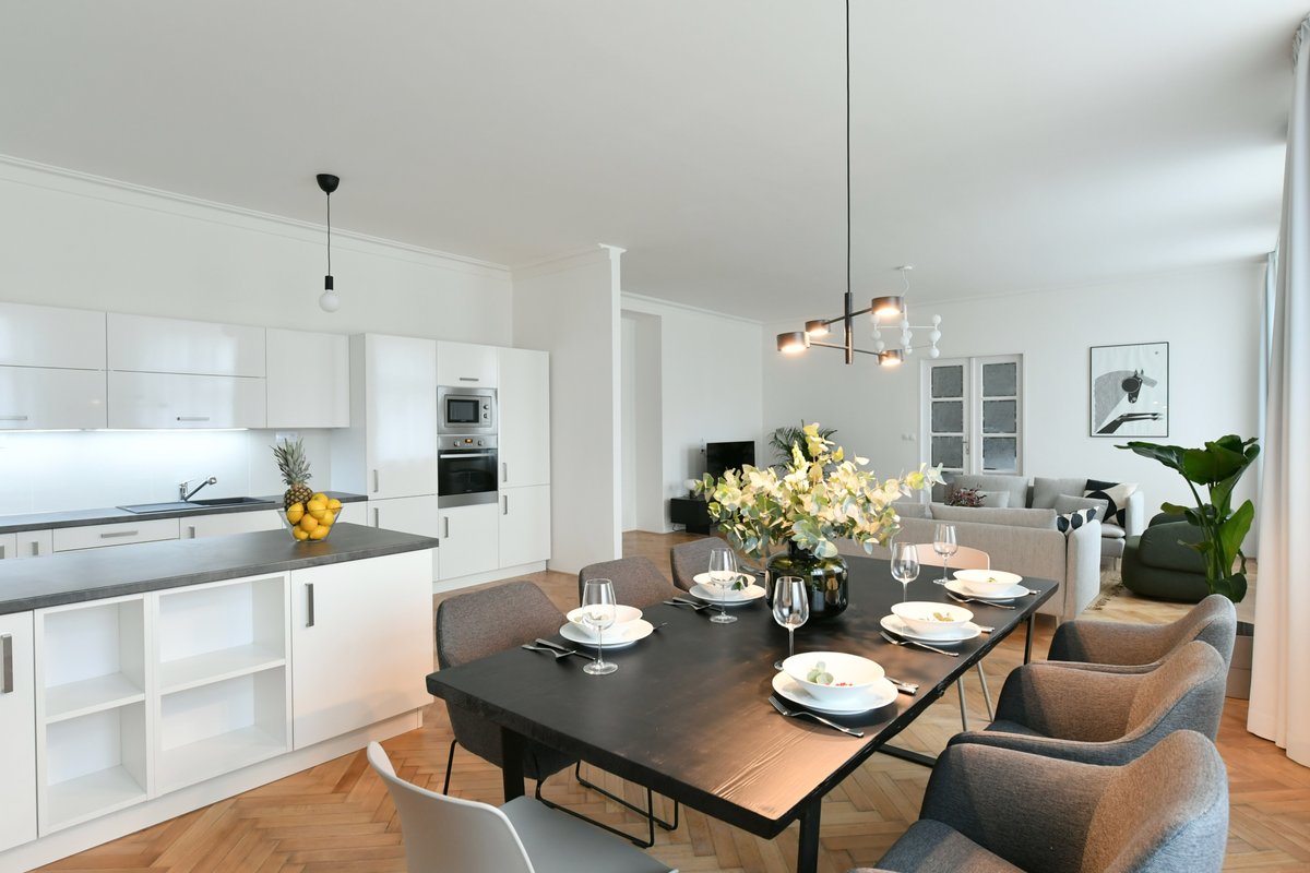 Charming Stylish 3BR Apartment by Stepan No. 16