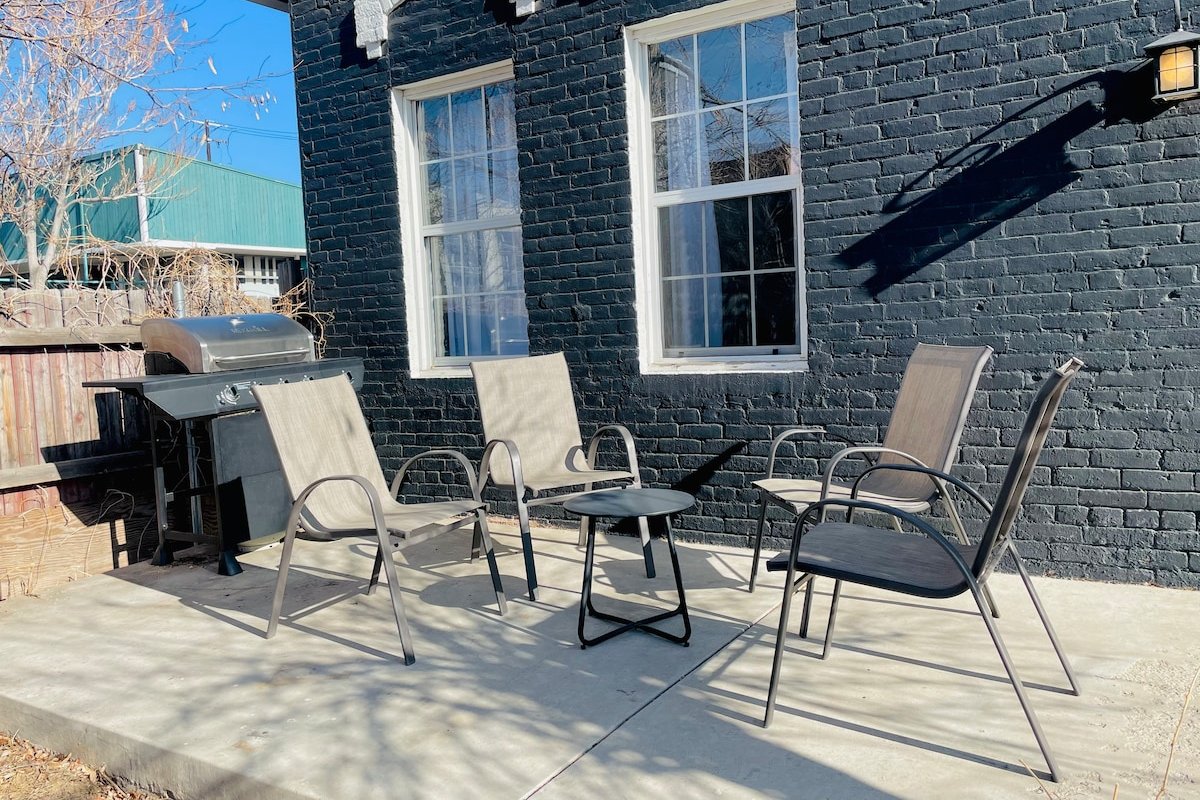 The Little Black House On Larimer gallery image 5