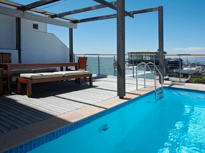 Pool with views No Loadshedding