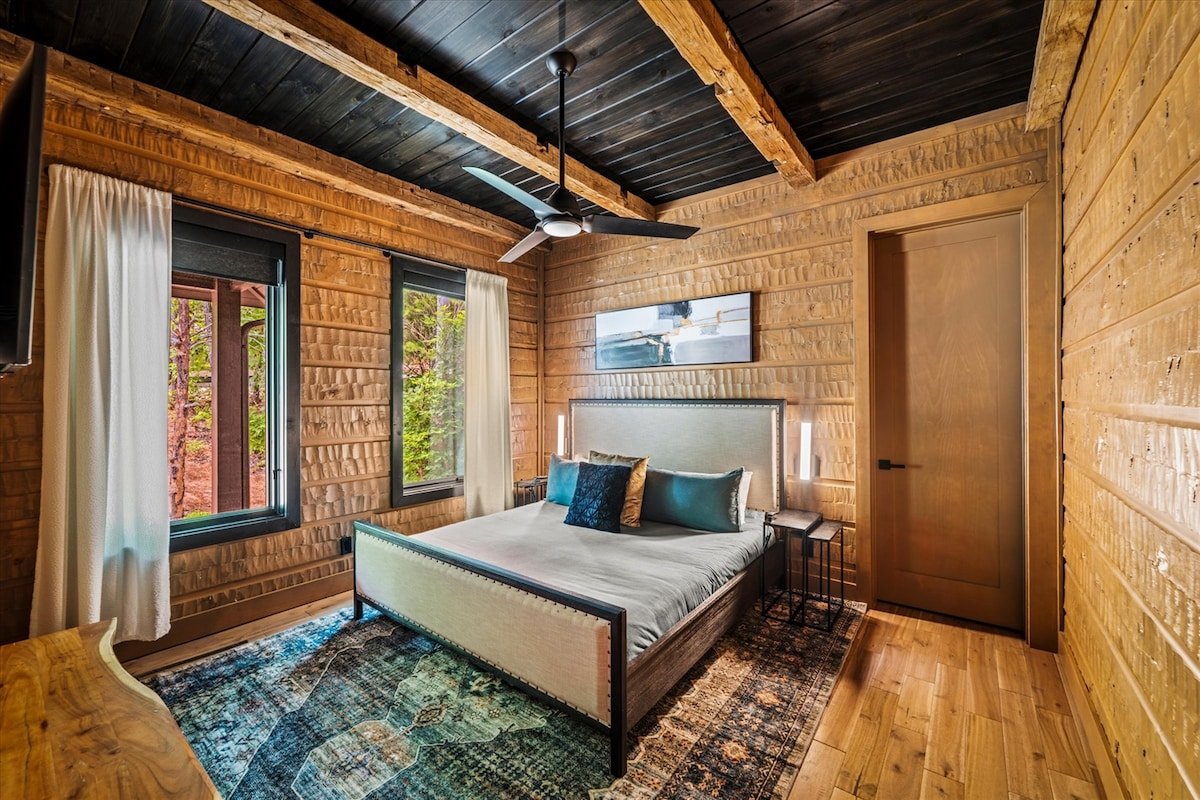 HUGE Indoor Pool |VIEWS|Bball Court| gallery image 2