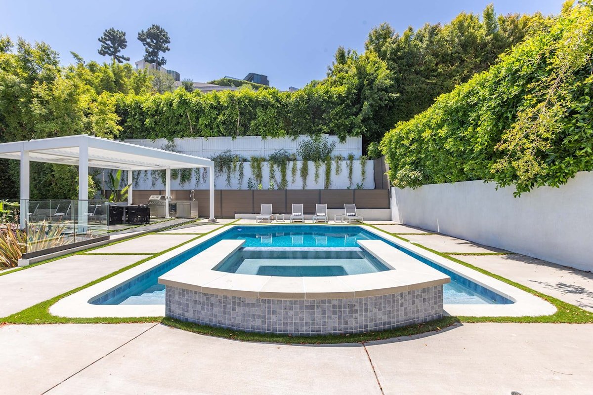 Sunset Chateau by Oraklus gallery image 3