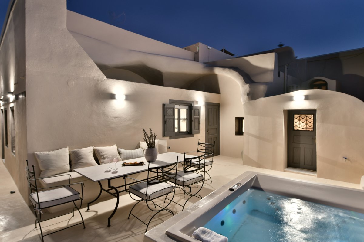 Amare Villa with Jacuzzi by K&K