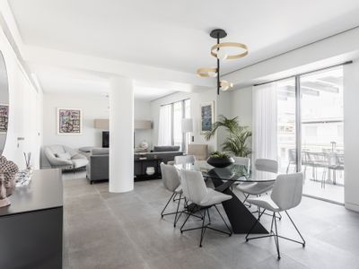 Elegant, spacious aprt for 6, jacuzzi @ Kolonaki