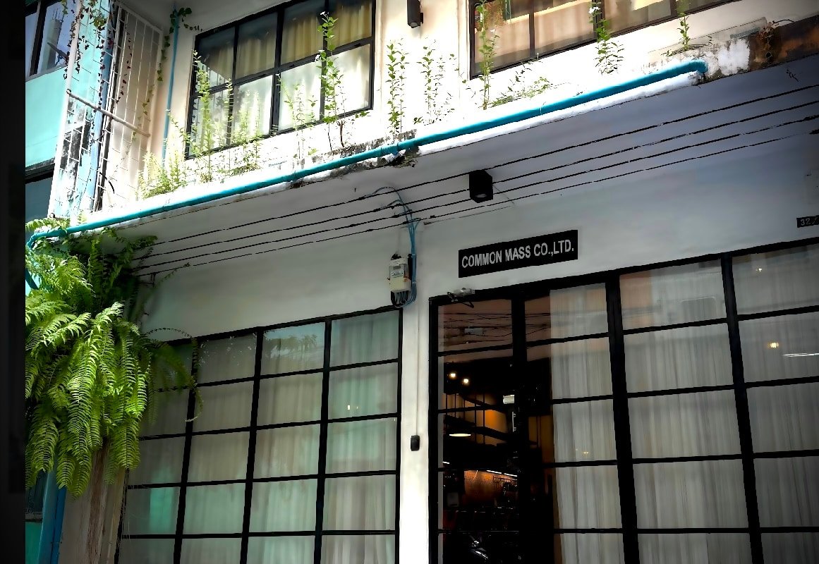 Beautiful Super Modern Gigantic Designer Home gallery image 5