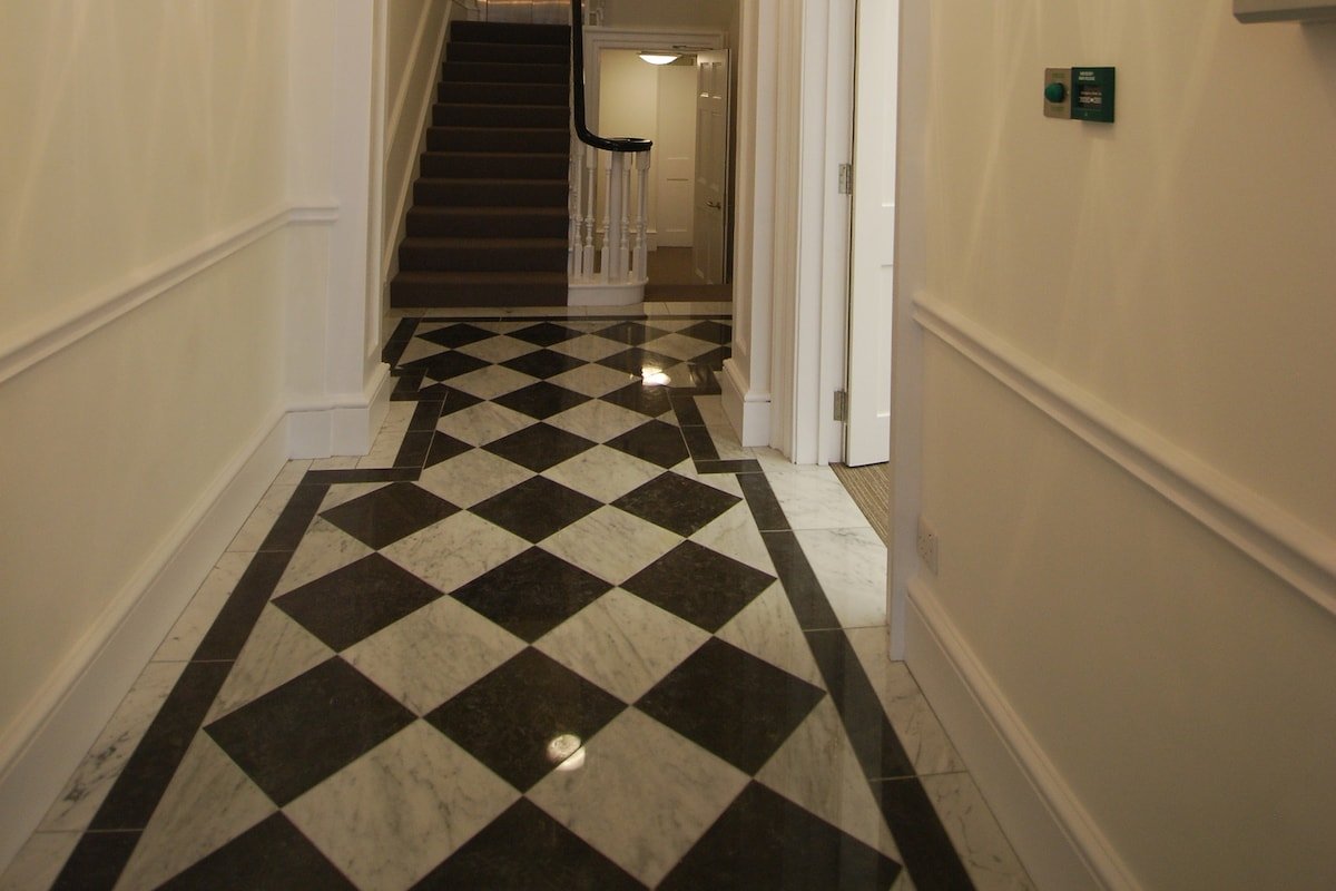 Fantastic 2 Bedroom Apartment Near Selfridges gallery image 3