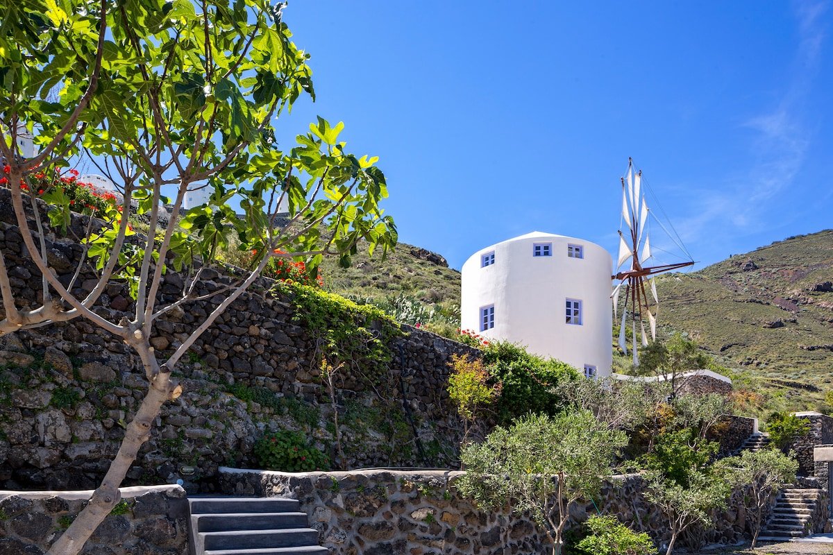 Blue Windmill Villa with Private Heated Pool gallery image 5