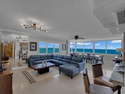 2 BR Apt w/ amazing view of beach, pool, beach bar