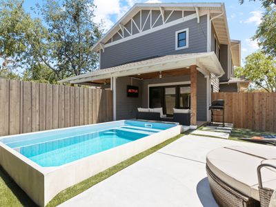 Luxury Pool Home ✔️ Sleeps 10 ✔️Games Room ✔️ Ultra Fast WiFi ✔️Sanitized