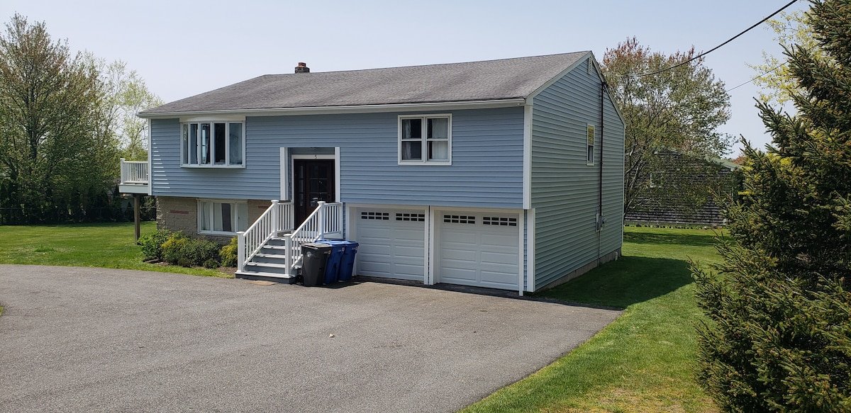 Take Paradise to the Beach! Newport East! gallery image 3