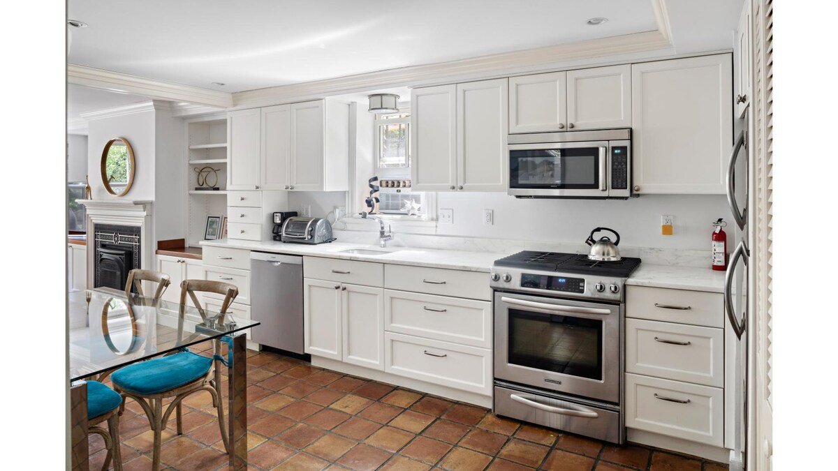 Enjoy Boston, Private Patio On Montgomery Park gallery image 3