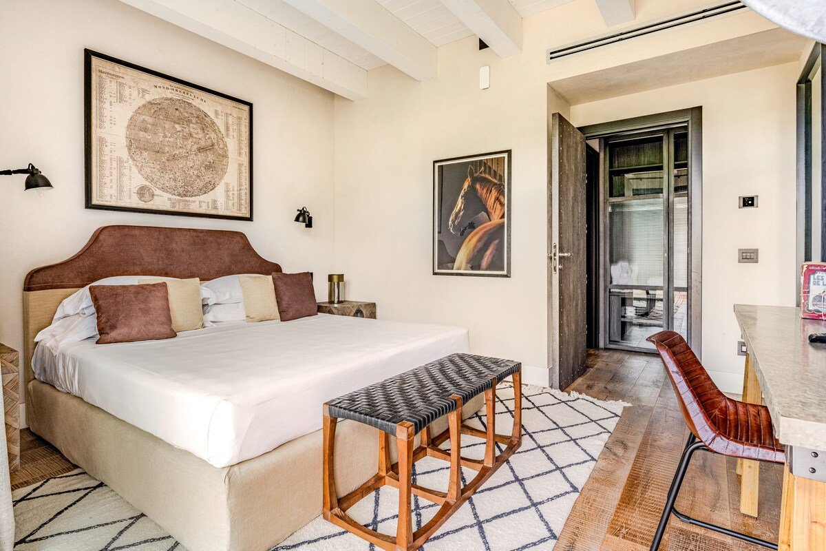 3-Bedroom Villa with Hot Tub (6C) gallery image 3