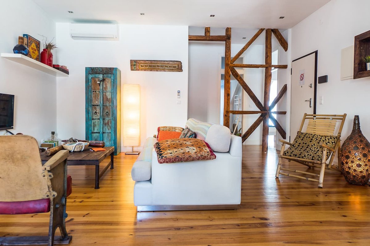 Stylish 2BR Loft w/ Views • Av. Liberdade & Metro