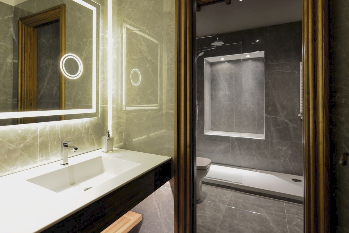 The Frattina – Elegant 5Bdr 3Bth @ Spanish Steps gallery image 4