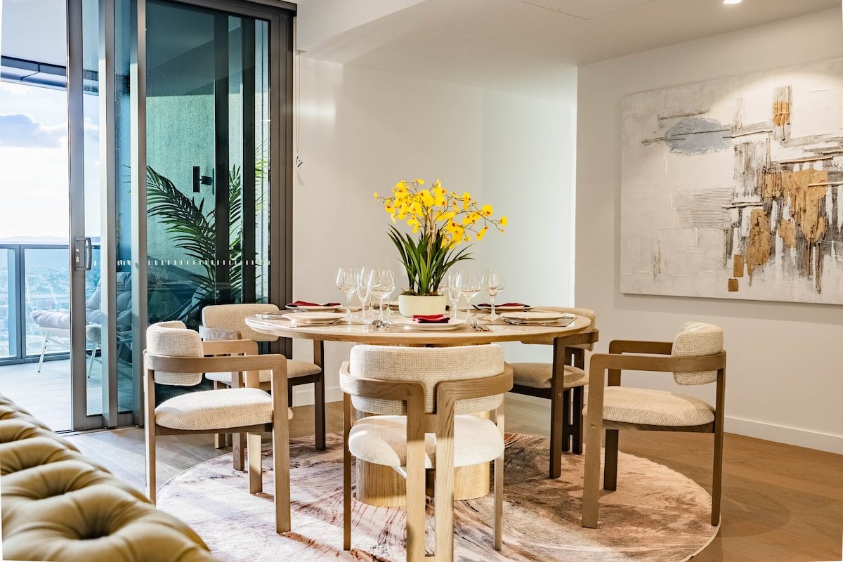 Luxury Riverview 3 Bed Apt w/carpark gallery image 2