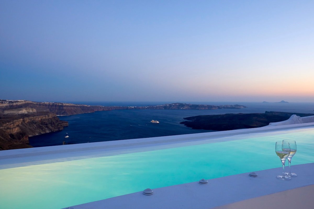 Olia Cave, 2 bedrs, heated pool, views, steam bath gallery image 5