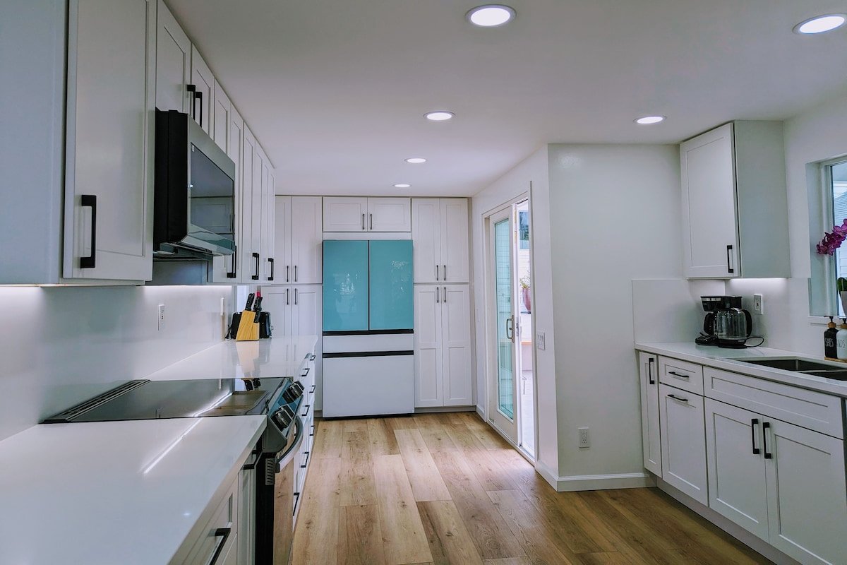 San Diego House, Steps to Shores Beach & Dining gallery image 5