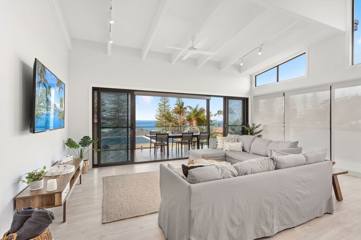 The Cove at Black Head – Steps from the Beach! gallery image 5