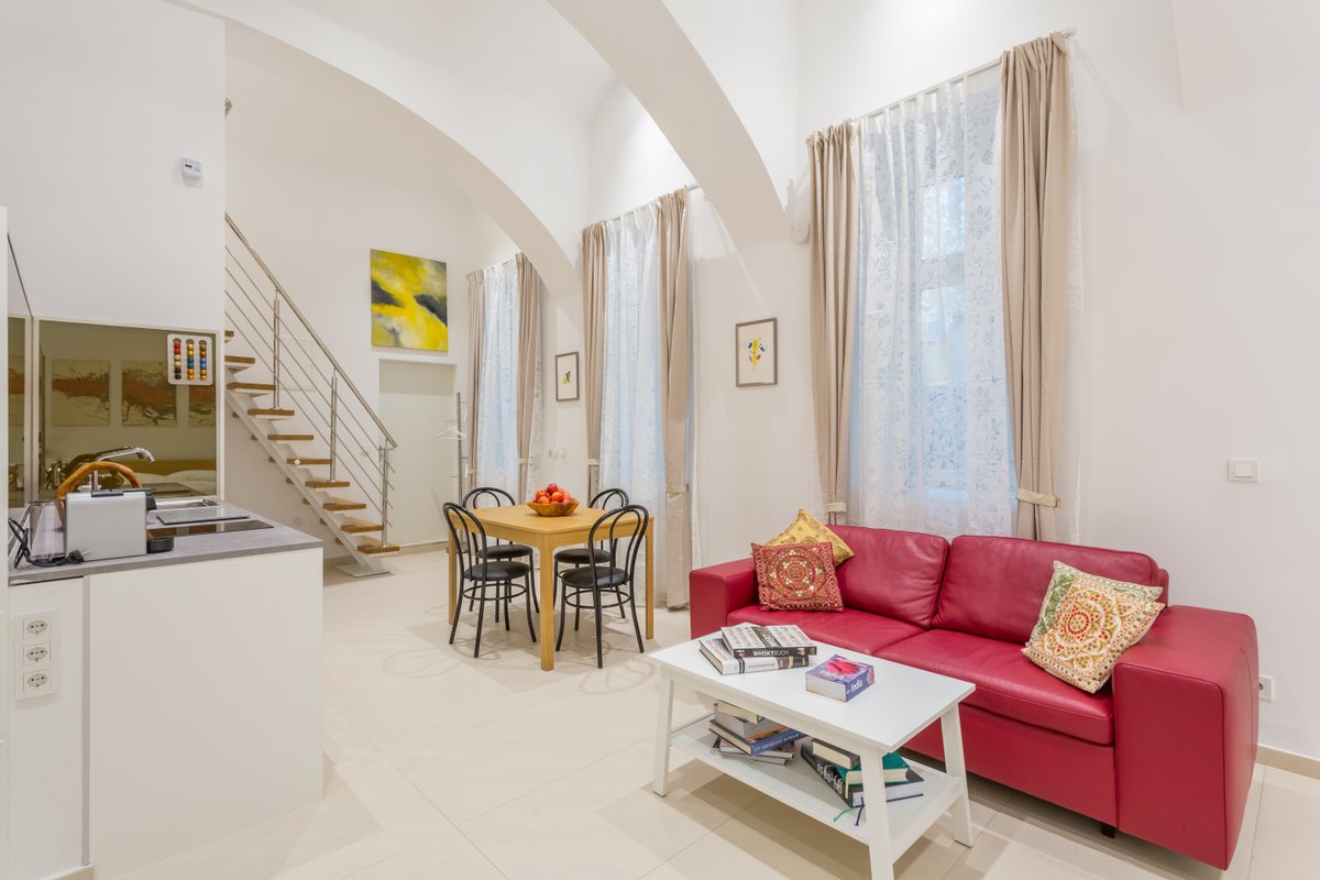 Two interconnected loft apartments Naschmarkt, TU