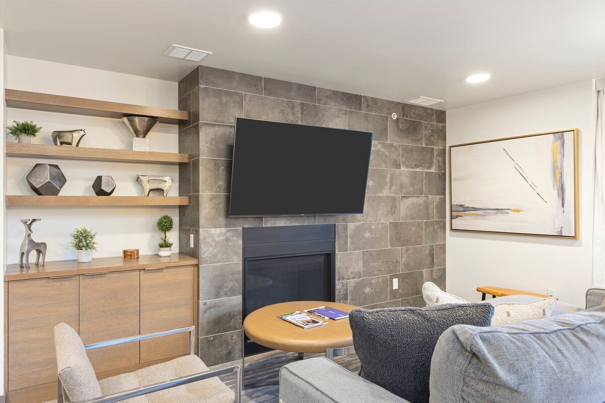 Outpost: Marriott Residence 402 – Close to Town gallery image 5