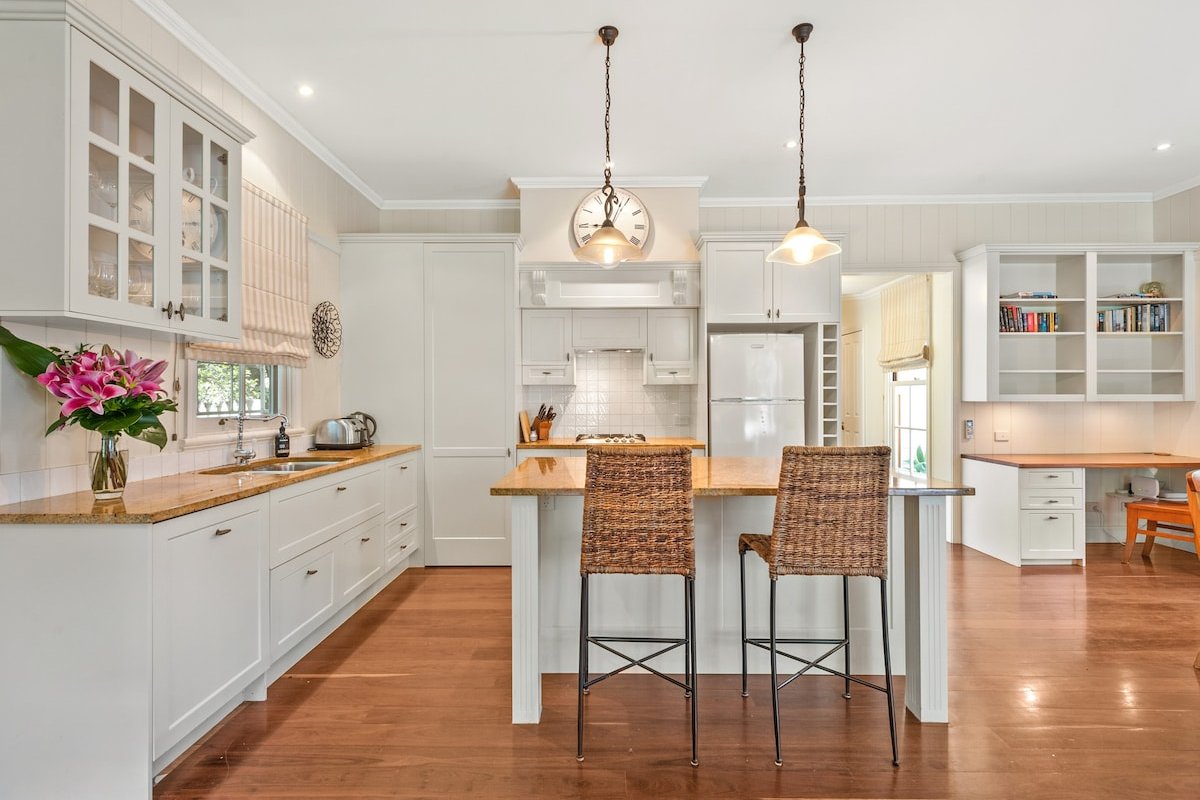 The Family Getaway ~ 3 Bed/2 Bath/1Car ~ Wooloowin gallery image 5