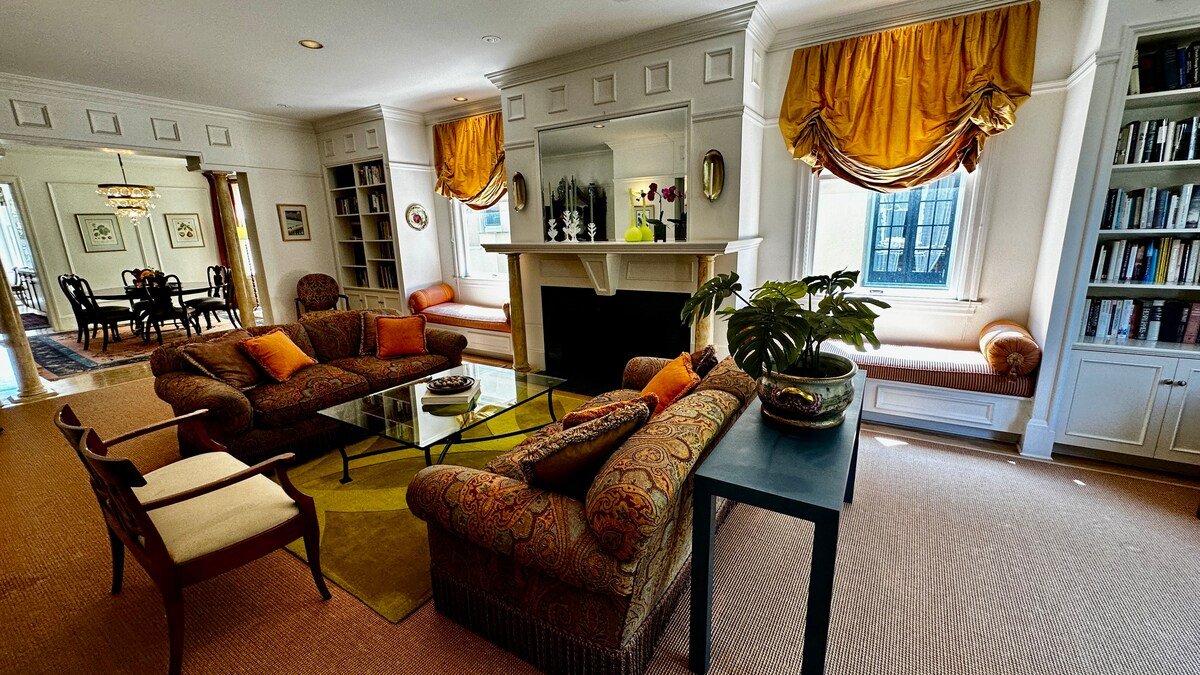 Spacious and elegant Presidio Heights home gallery image 4