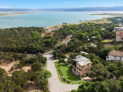 Grand Lake Travis Views, 9 beds, 6 balconies