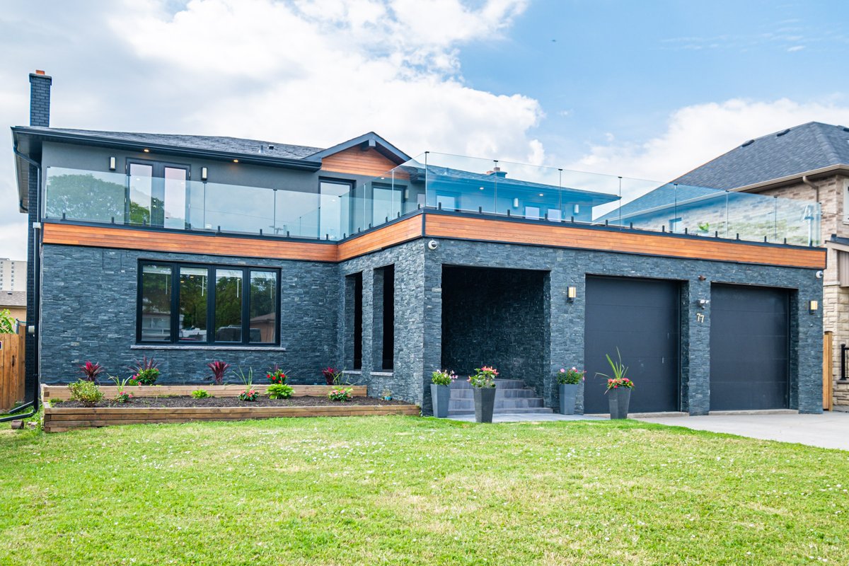 Beautiful Oasis In the city with Heated Pool