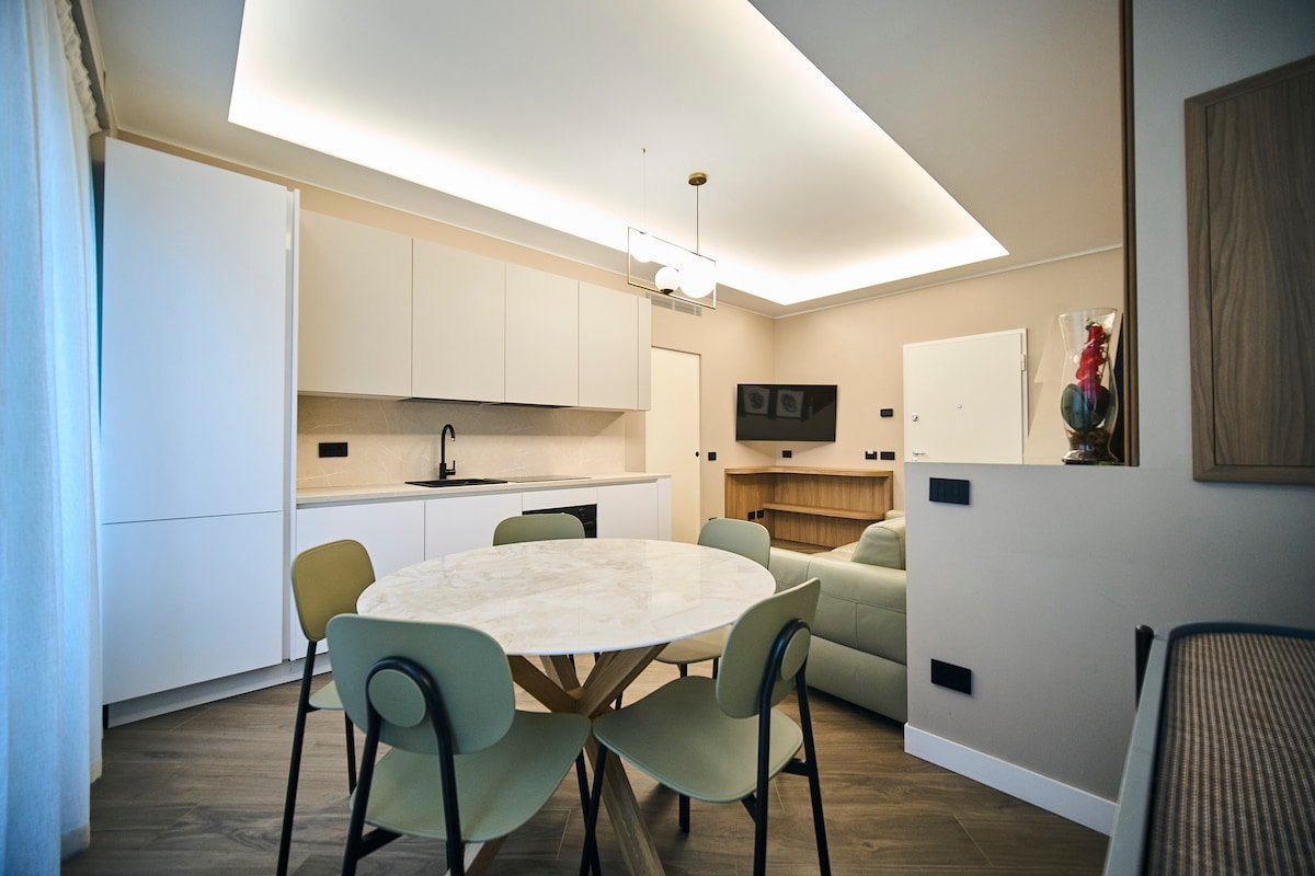 Monet Golden House gallery image 3