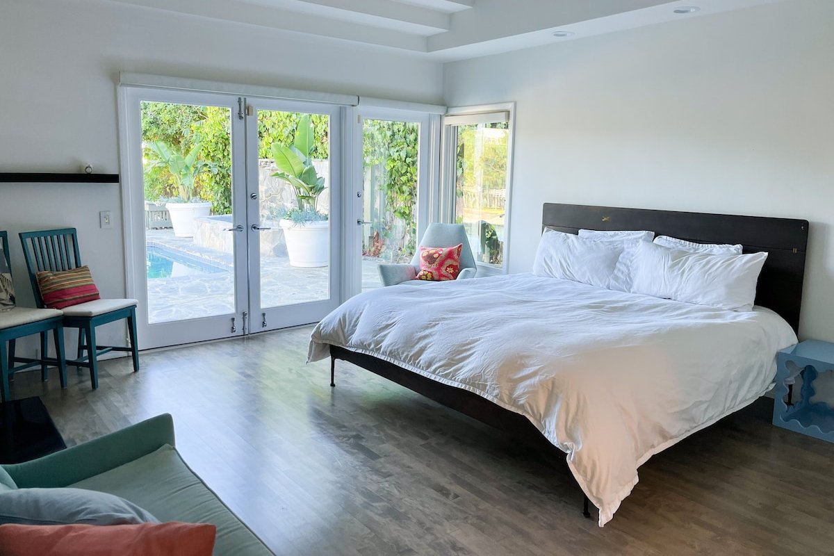 Laurel Canyon Escape – Unique view and Pool gallery image 3