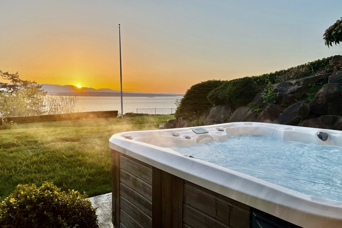 Luxury Water View 6BR Retreat with Hot Tub and Gym