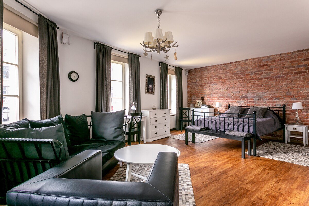 Unique Dome Square House w/ three apartments gallery image 4