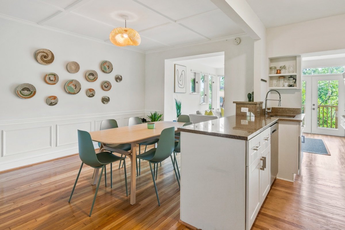 Terraced Townhouse Getaway in Georgetown gallery image 2