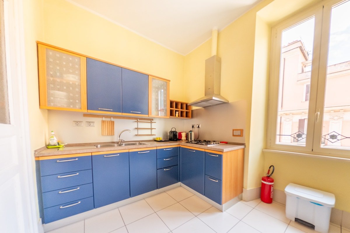 Lovely 4-bedroom apartment 30m SanGiovanni metro gallery image 4