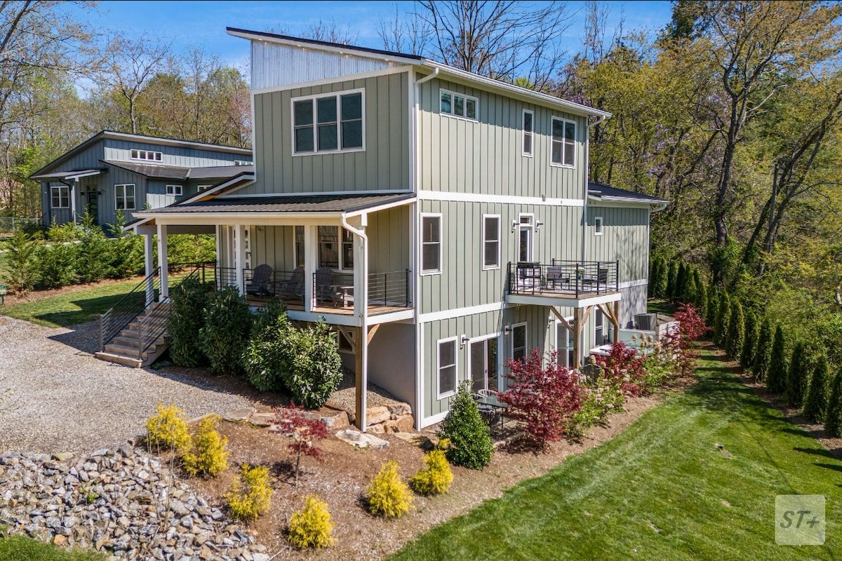 *4 miles to Downtown Asheville *2 Kings* Hot Tub* gallery image 2