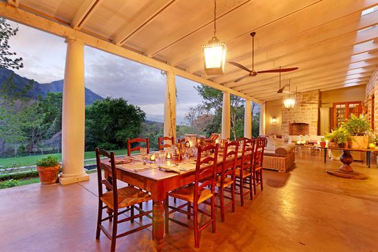 Photo 4 of Bishopscourt Retreat accommodation in Bishopscourt, Cape Town with 5 bedrooms and 5 bathrooms