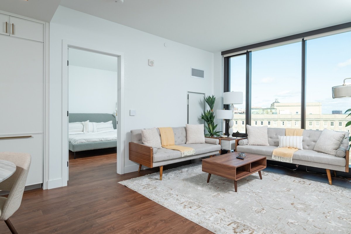Back-Bay 2BR Downtown & Parking 9100 gallery image 3