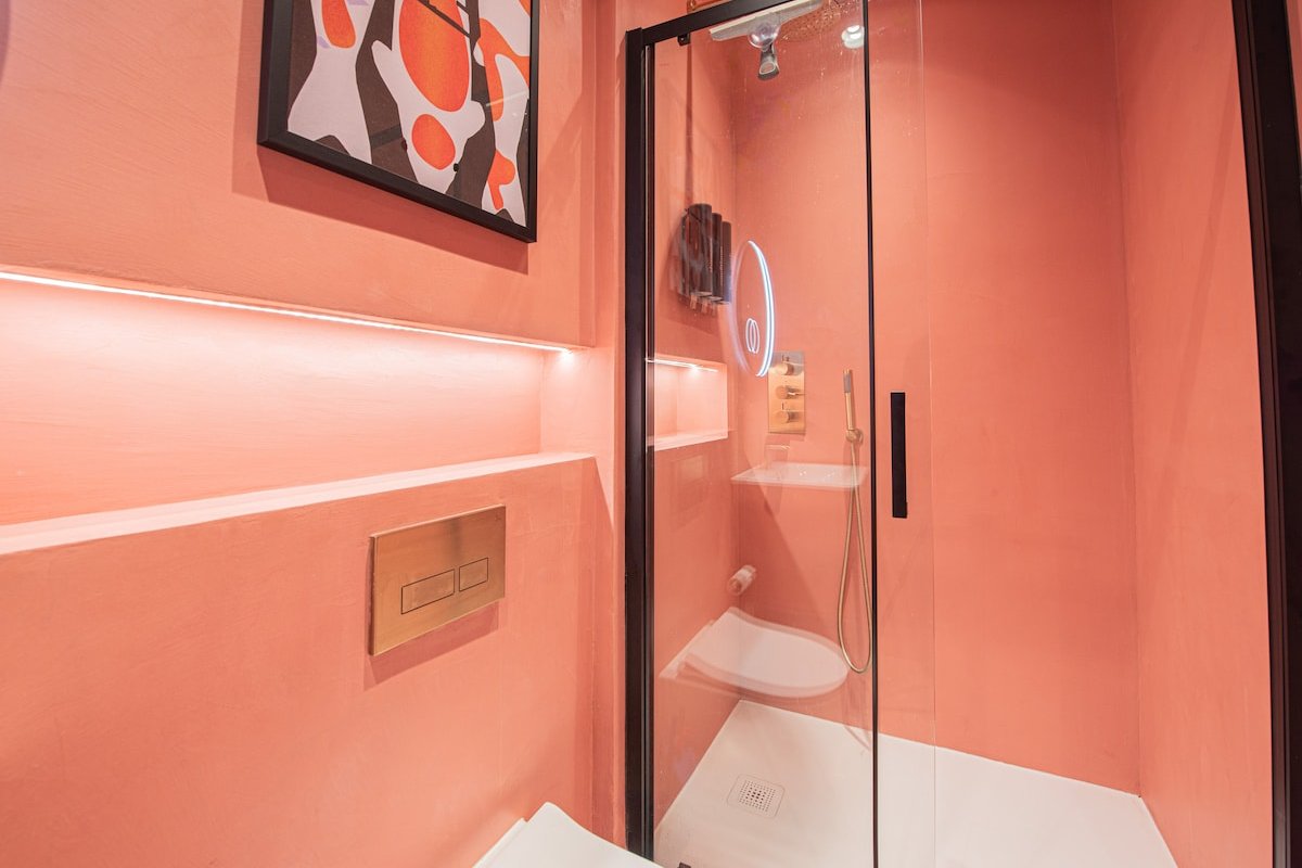 Stylish 2Bed Flat interiors designed by Soho House gallery image 5